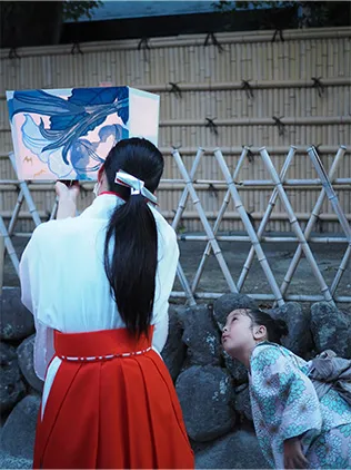 ぼんぼり灯るかな