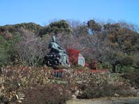 源氏山公園（源頼朝像）